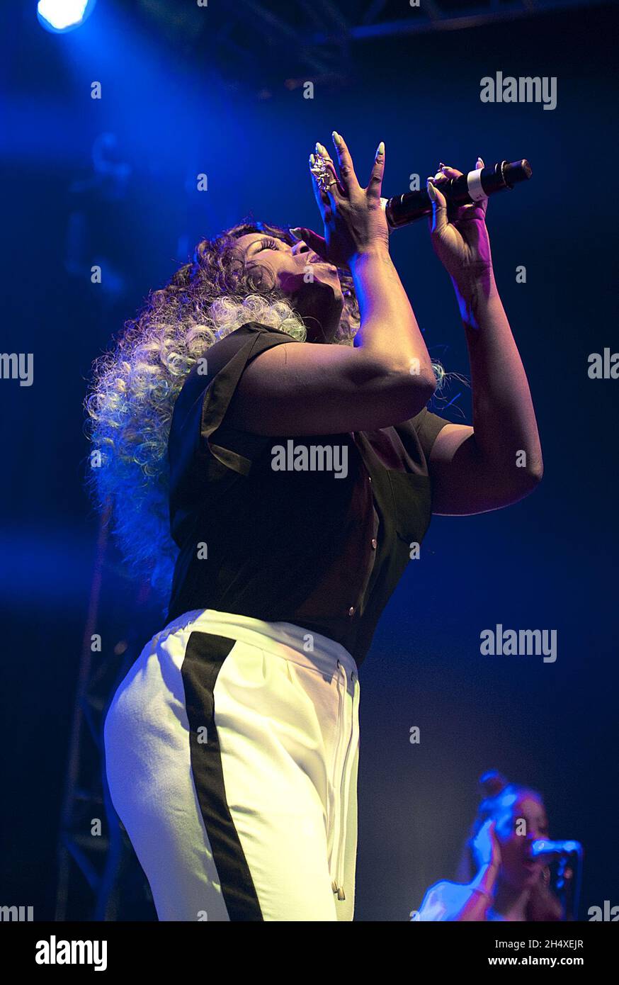 Misha B tritt am 2. Tag des V Festivals am 18. August 2013 im Weston Park, England, auf der Bühne auf. Stockfoto