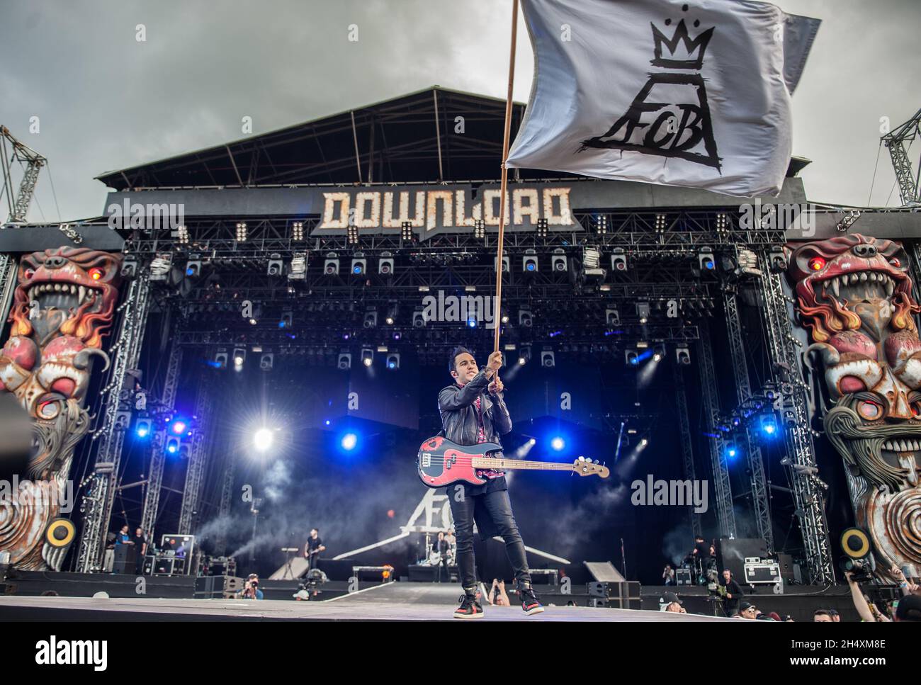 Pete Wentz von Fall Out Boy live auf der Bühne am 2. Tag beim Download Festival am 14. Juni 2014 - Donington Park Stockfoto