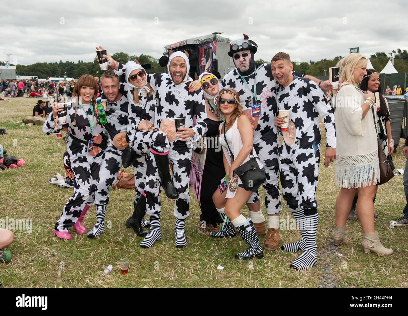 Festivalbesucher am 1. Tag des V Festivals am 16. August 2014 im Weston Park, Staffordshire, am 1. Tag des V Festivals am 16. August 2014 im Weston Park, Staffordshire Stockfoto