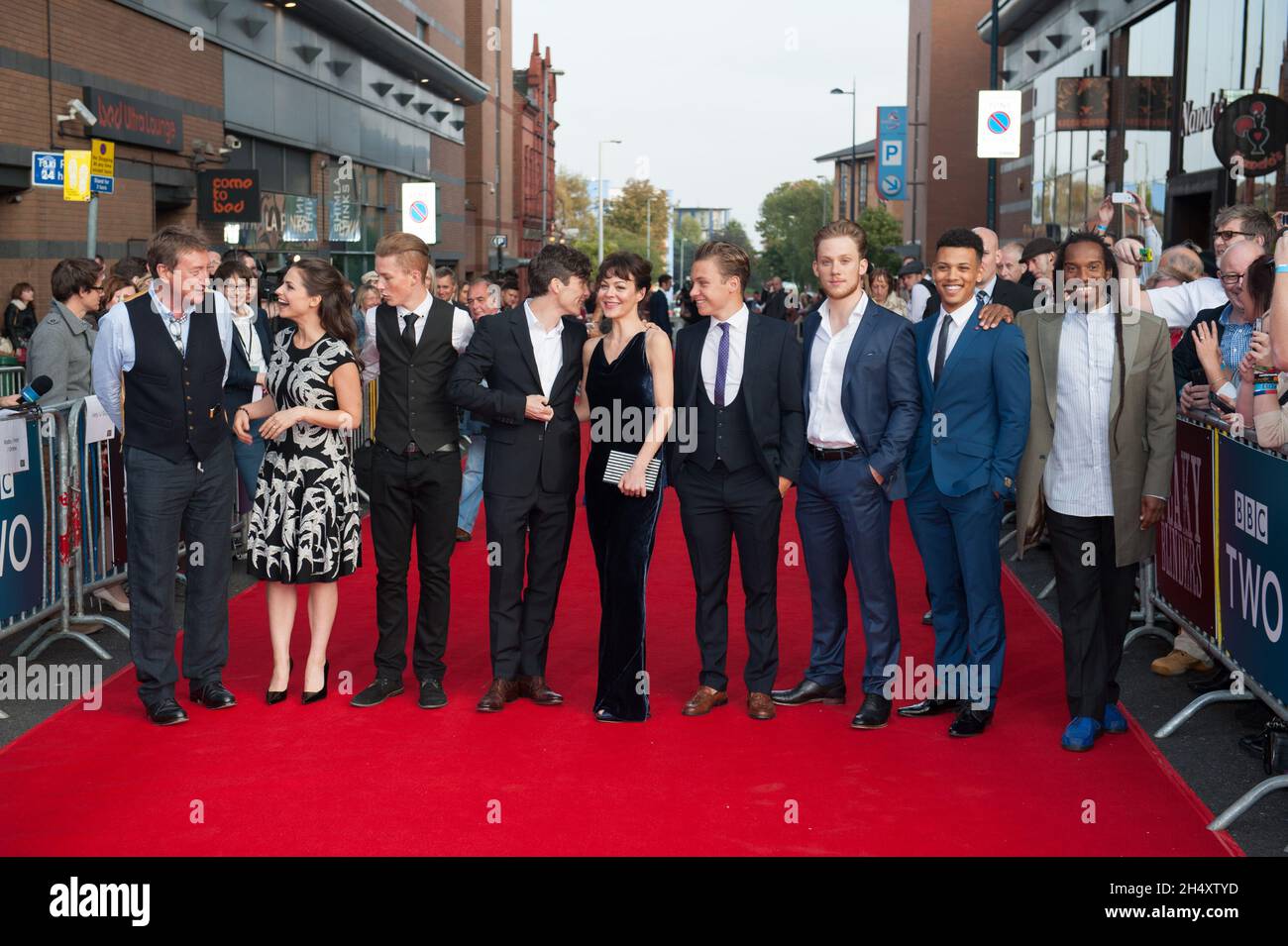 Cillian Murphy, Helen McCrory, Steven Knight, Charlotte Riley, Joe Cole, Harry Kirton, Finn Cole, Paul Bullion, Jordan Bolger, Colm McCarthy, Laurie Borg, Grant Montgomery, Benjamin Zephraniah bei der Weltpremiere der ersten Folge der neuen Serie Peaky Blinders am Sonntag, 21. September, in der Cineworld Broad Street in Birmingham Stockfoto