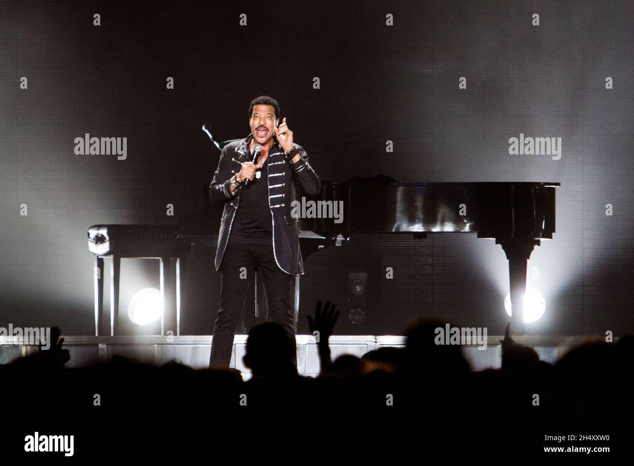 Lionel Richie tritt am 13. März 2015 in Birmingham, Großbritannien, live auf der Bühne in der Barclaycard Arena auf Stockfoto