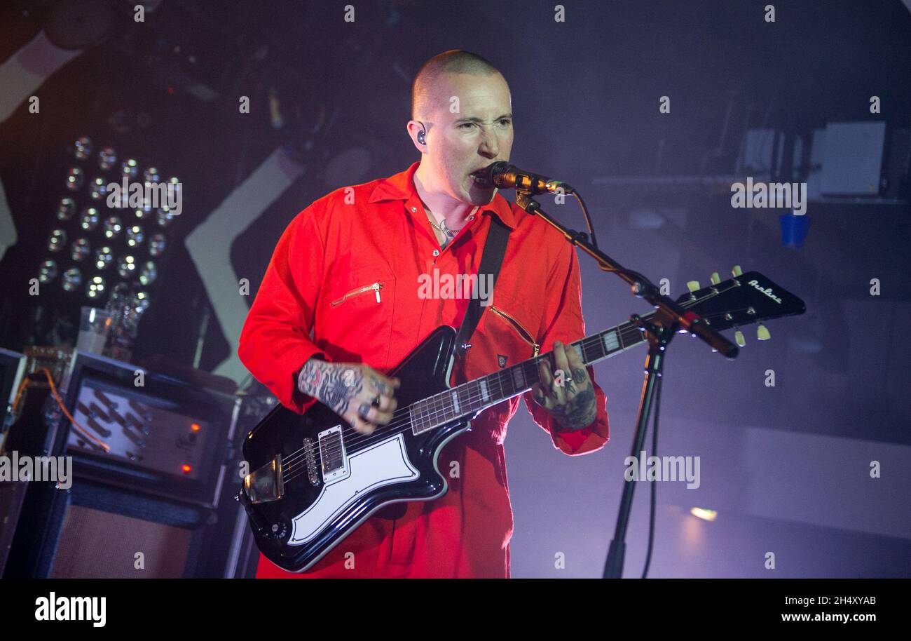 Laurie Vincent von Slaves, die am 18. Mai 2015 im Institute in Birmingham, Großbritannien, live auf der Bühne auftreten Stockfoto