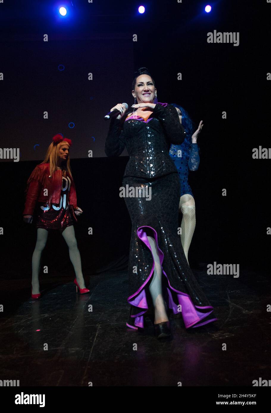 Michelle Visage spielt live auf der Bühne während RuPauls Drag Race Show im Institute am 27 2016. März in Birmingham, Großbritannien. Stockfoto