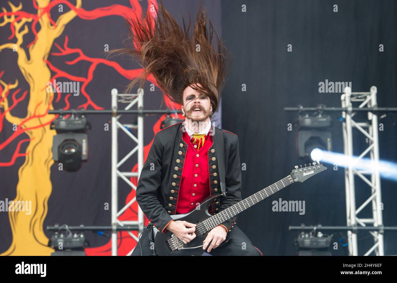 Henrik Sandelin von Avatar tritt am 2. Tag des Download Festivals am 11. Juni 2016 im Donington Park, Großbritannien, live auf Stockfoto