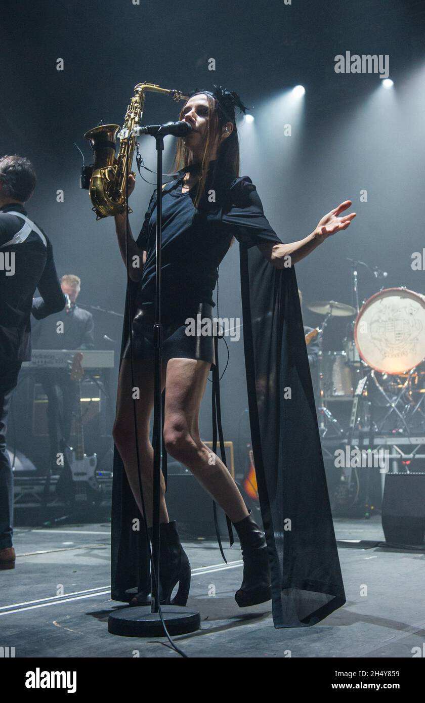 PJ Harvey spielt live im Victoria Warehouse in Manchester, Großbritannien. Bilddatum: Donnerstag, 03. November 2016. Foto: Katja Ogrin/ EMPICS Entertainment. Stockfoto