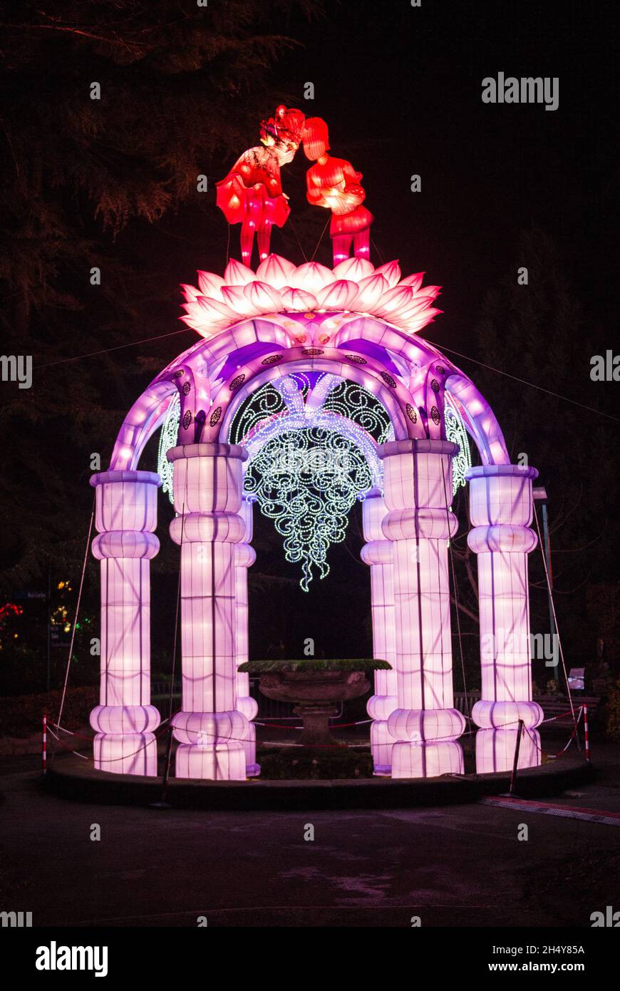 Das Magical Lantern Festival wird im Botanischen Garten in Birmingham, Großbritannien, für die Öffentlichkeit geöffnet. Bilddatum: Freitag, 25. November 2016. Foto: Katja Ogrin/ EMPICS Entertainment. Stockfoto