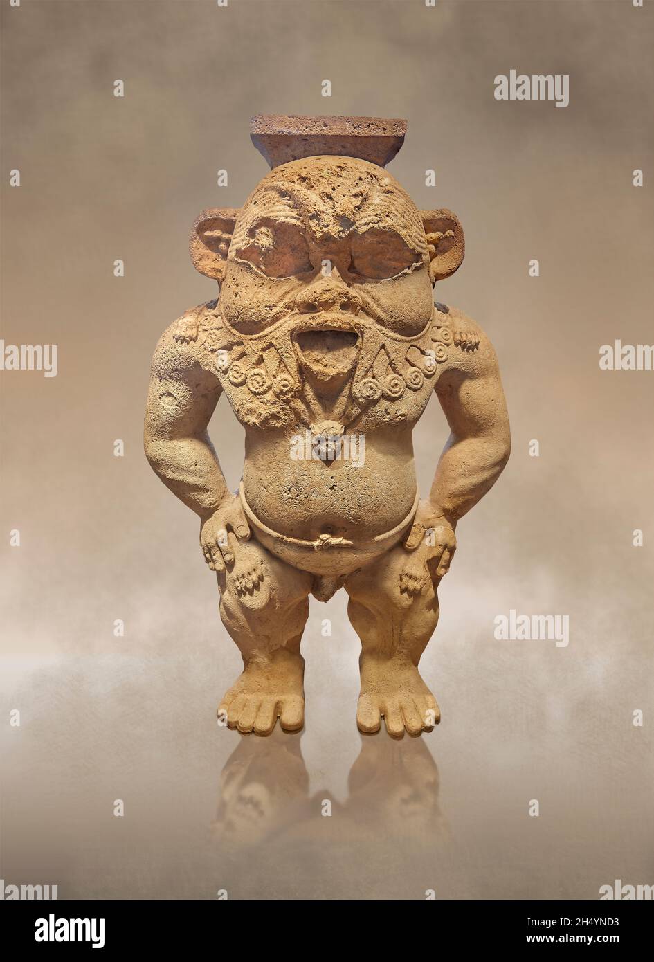 Ägyptische Statue Skulptur des gottes Bes, 379-341 v. Chr., 30. Dynastie, Kalkstein. Louvre Museum Inv. N437 oder S 962. Gefunden im kleinen Tempel der Serer Stockfoto