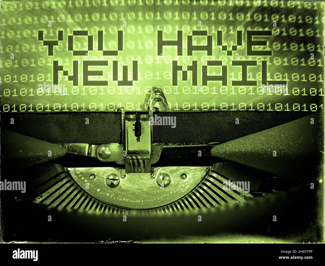 Sie haben New Mail auf einer Schreibmaschine in einer 8-Bit-Schrift angezeigt Stockfoto