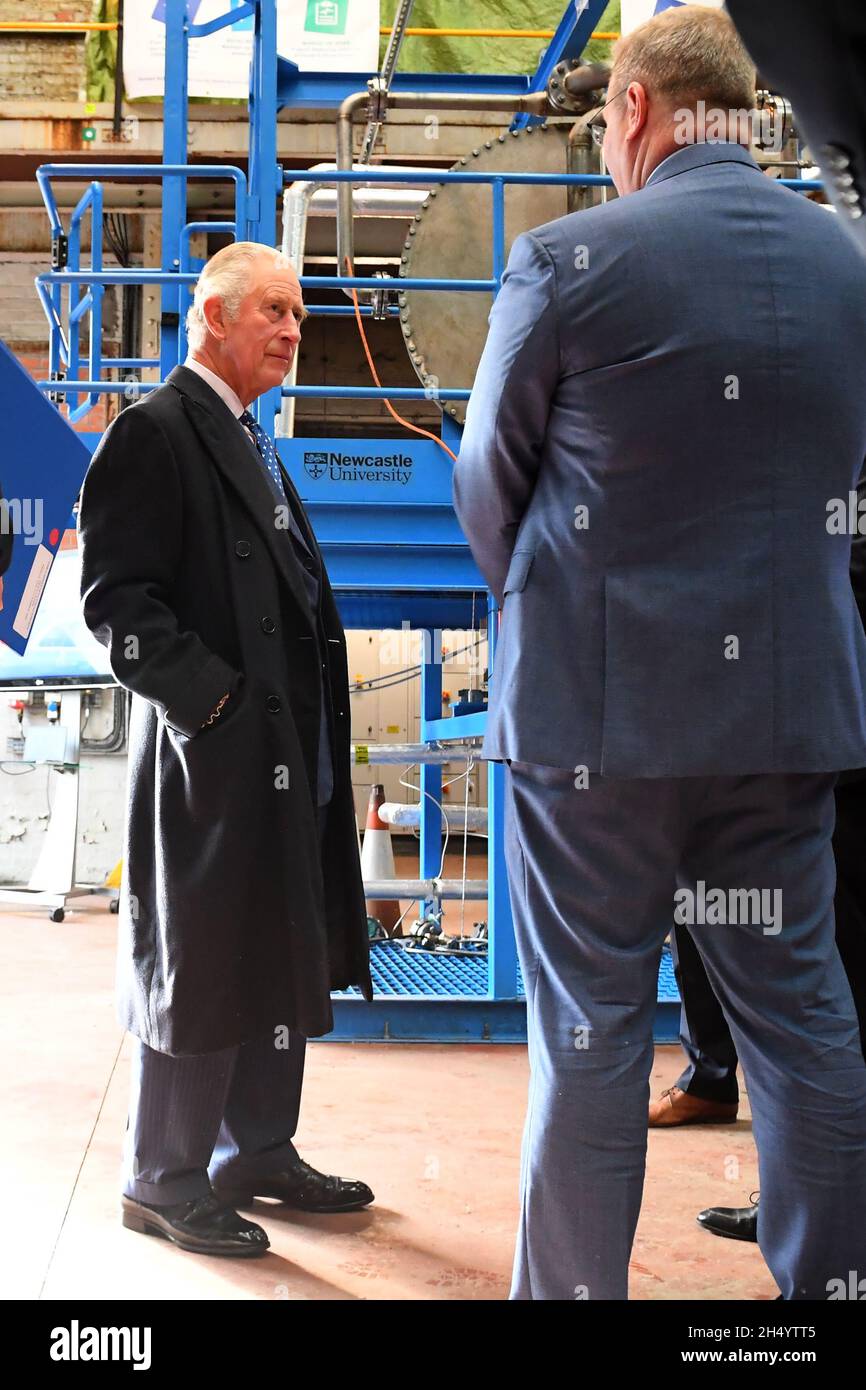 Der Prinz von Wales bei einem Besuch der CycloneCC-Technologie bei Carbon Clean, Doosan Babcock, Renfrew. Bilddatum: Freitag, 5. November 2021. Stockfoto