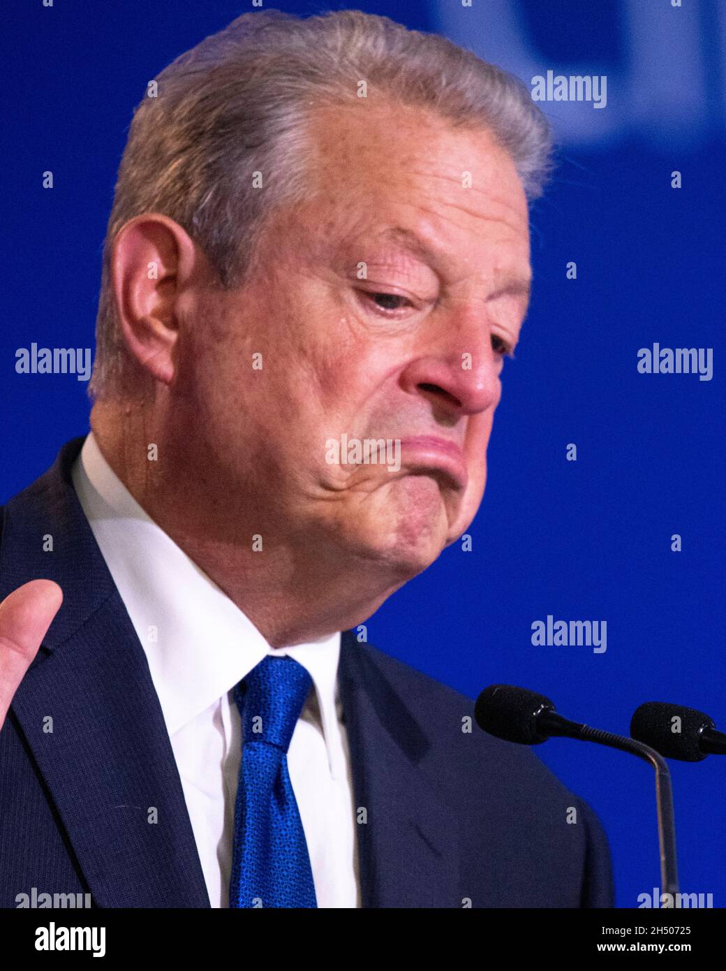 Glasgow, Schottland, Großbritannien. November 2021. IM BILD: Al Gore bei der COP26-Klimakonferenz. Albert Arnold Gore Jr. ist ein amerikanischer Politiker und Umweltschützer, der von 1993 bis 2001 unter Präsident Bill Clinton als 45. Vizepräsident der Vereinigten Staaten fungierte. Gore war der demokratische Kandidat für die Präsidentschaftswahl 2000 und verlor nach einer Florida-Neuauszählung in einem sehr engen Rennen gegen George W. Bush. Quelle: Colin Fisher/Alamy Live News Stockfoto