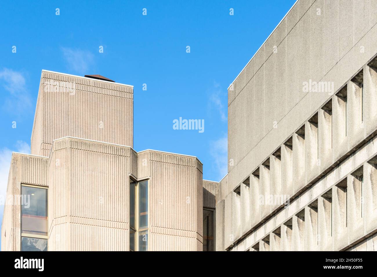 Brutalistische Architektur, Stopford House in Stockport, Manchester, Foto mit eckigem Design. Stockport council Bürogebäude, Büros Stockfoto