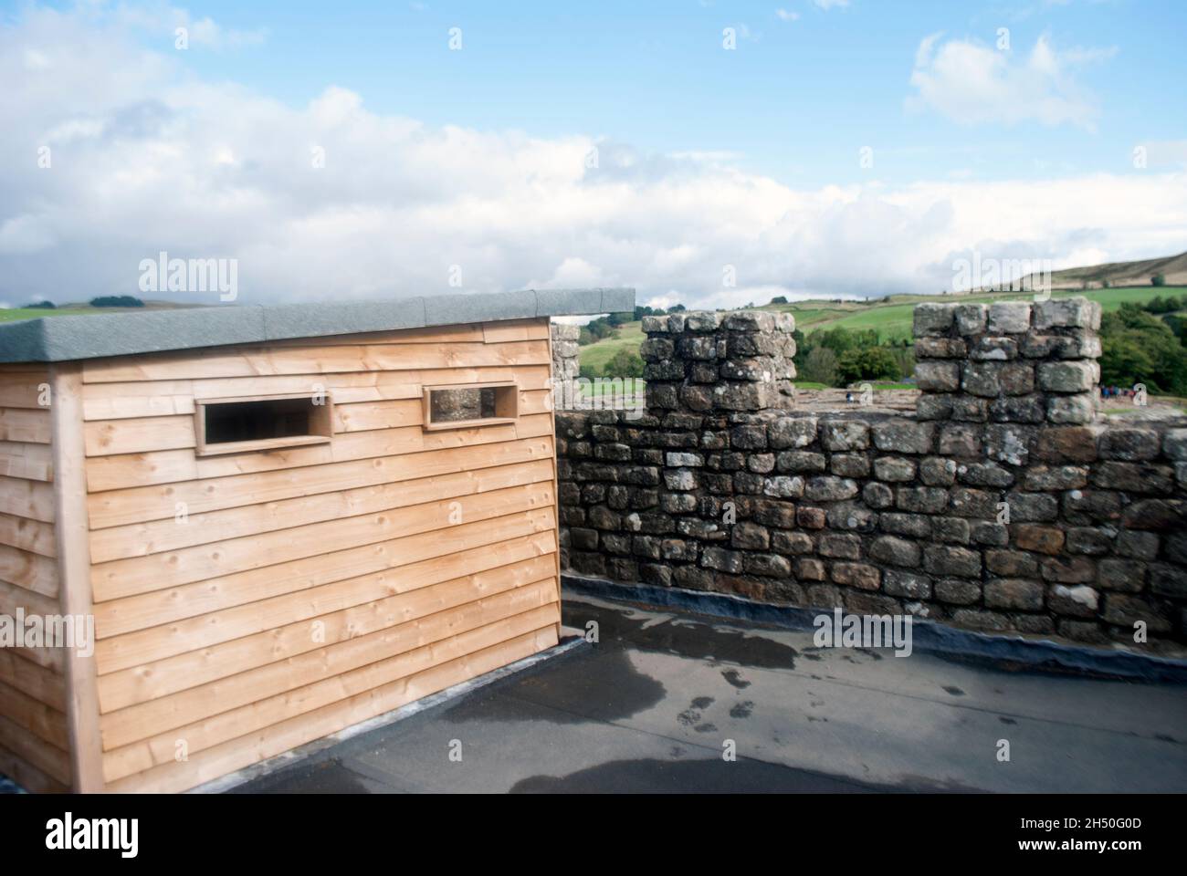 Spitze des rekonstruierten Turms von der Hadrianmauer am Vindolanda Fort und Museum, Bardon Mill, Hexham, Northumberland, England, VEREINIGTES KÖNIGREICH Stockfoto