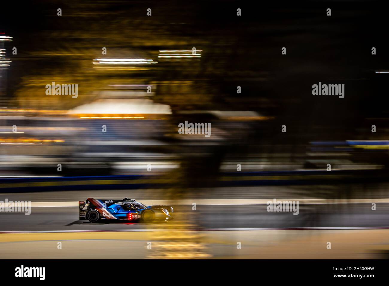 Sakhir, Bahrain. November 2021. 36 Negrao Andre (BH), Lapierre Nicolas (Fra), Vaxiviere Matthieu (Fra), Alpine Elf Matmut, Alpine A480 - Gibson, Aktion während der 8 Stunden von Bahrain, 6. Runde der FIA-Langstrecken-Weltmeisterschaft 2021, FIA WEC, auf dem Bahrain International Circuit, vom 4. Bis 6. November 2021 in Sakhir, Bahrain - Foto: Germain Hazard/DPPI/LiveMedia Kredit: Independent Photo Agency/Alamy Live News Stockfoto