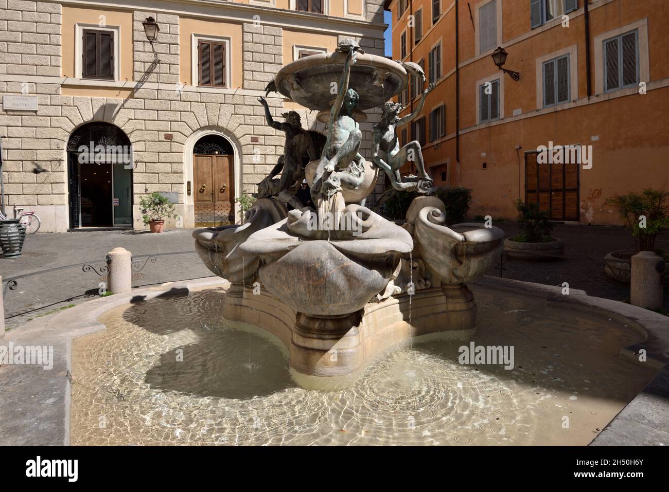 Italien, Rom, jüdisches Ghetto, Piazza Mattei, Fontana Delle tartarughe Stockfoto