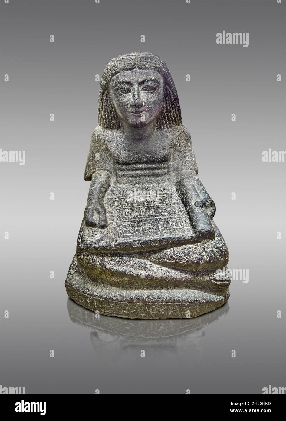 Ägyptische Statue Skulptur sitzender Kreuzbeiner Schreiber, 1295-1069 v. Chr., 19.-20. Dynastie, Diorit. Louvre Museum . Stockfoto