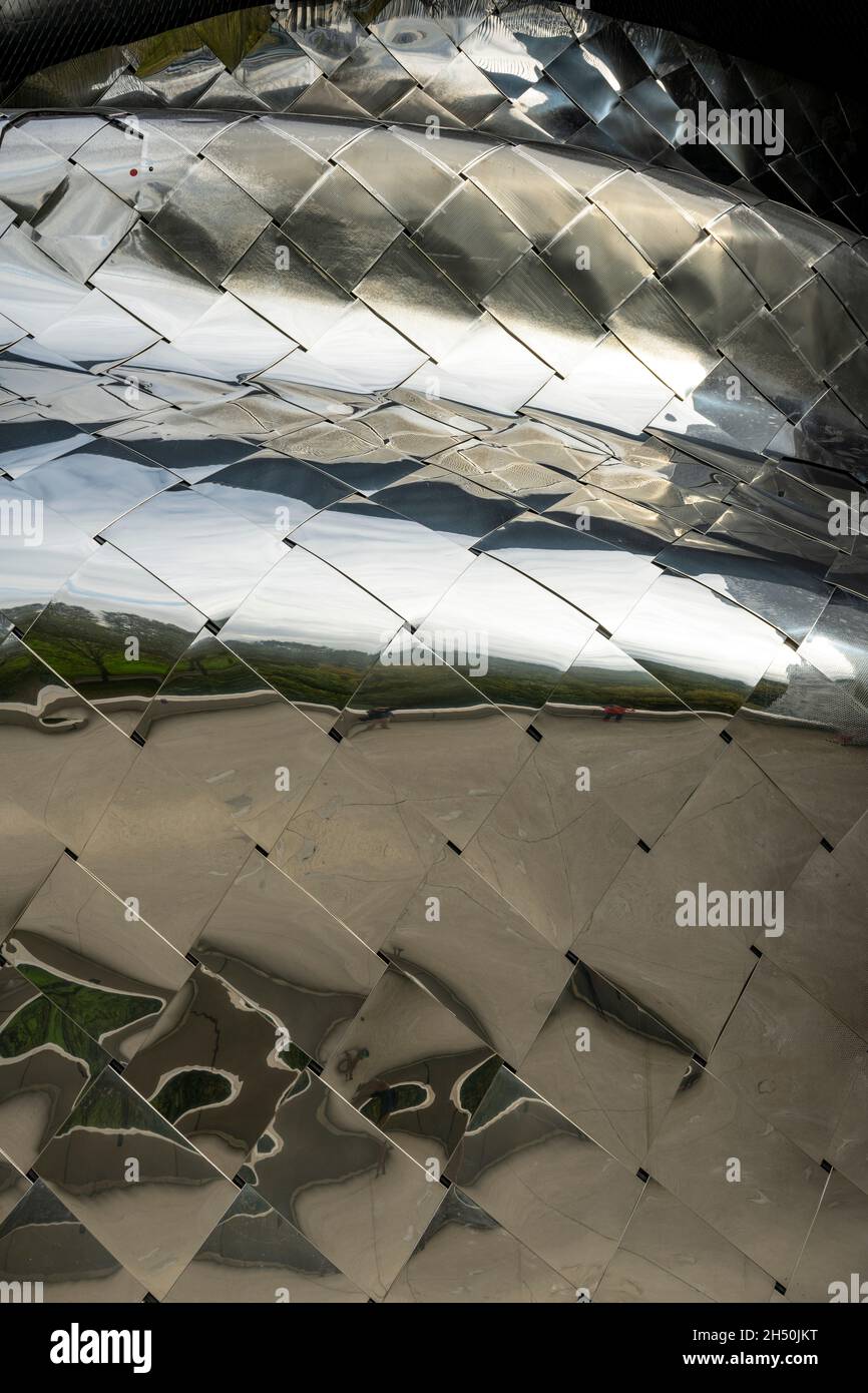 Details der Fassade der Philharmonie de Paris, des Pariser Konzertsaals im Parc La Villette, Paris, Frankreich Stockfoto