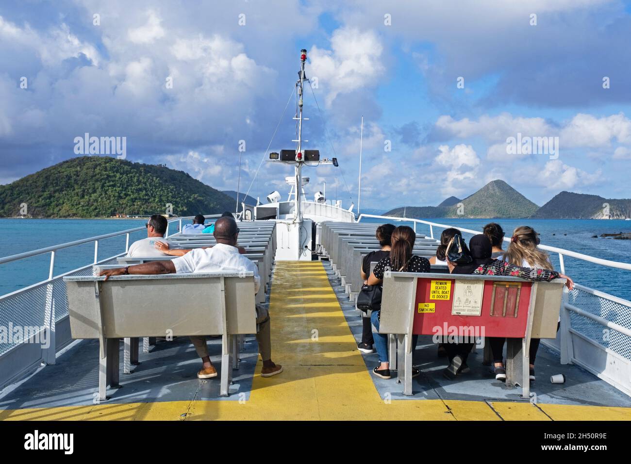 Touristen auf der Fähre von der Insel Tortola nach Saint Thomas, Britische Jungferninseln, Kleinen Antillen, Karibisches Meer Stockfoto