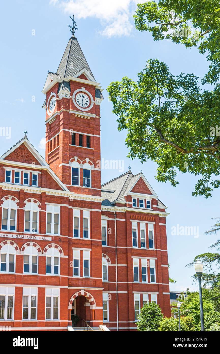 Auburn Alabama, Auburn University, Samford Hall, Clock Tower, Verwaltungsgebäude Campus aus rotem Backstein, historisch Stockfoto