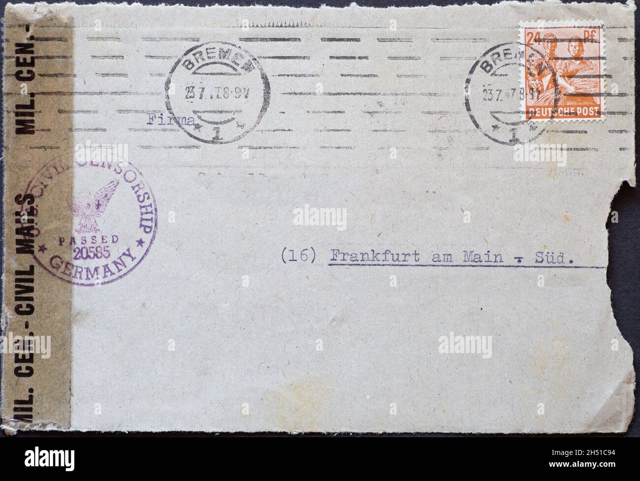 DEUTSCHLAND - UM 1947: Briefumschlag mit Briefmarke, der von der US-Zivilzensur Deutschland 205585 gestempelt wurde und mit einer Leimbanderole. Th Stockfoto