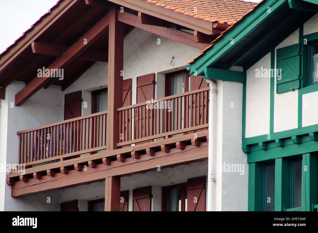 Aufnahme der Häuser in Saint Jean de Luz, Baskenland, Frankreich Stockfoto