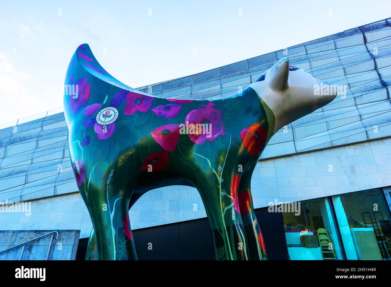 Die Gedenkstatue Lambanana vor dem Museum of Liverpool Stockfoto