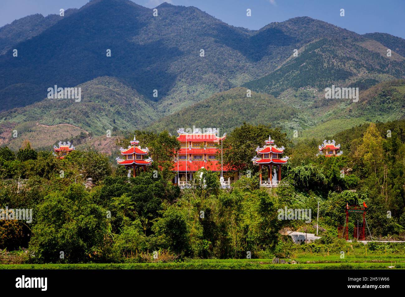 Hòa Hiệp Bắc Buddhistischer Tempelgelände. Stockfoto