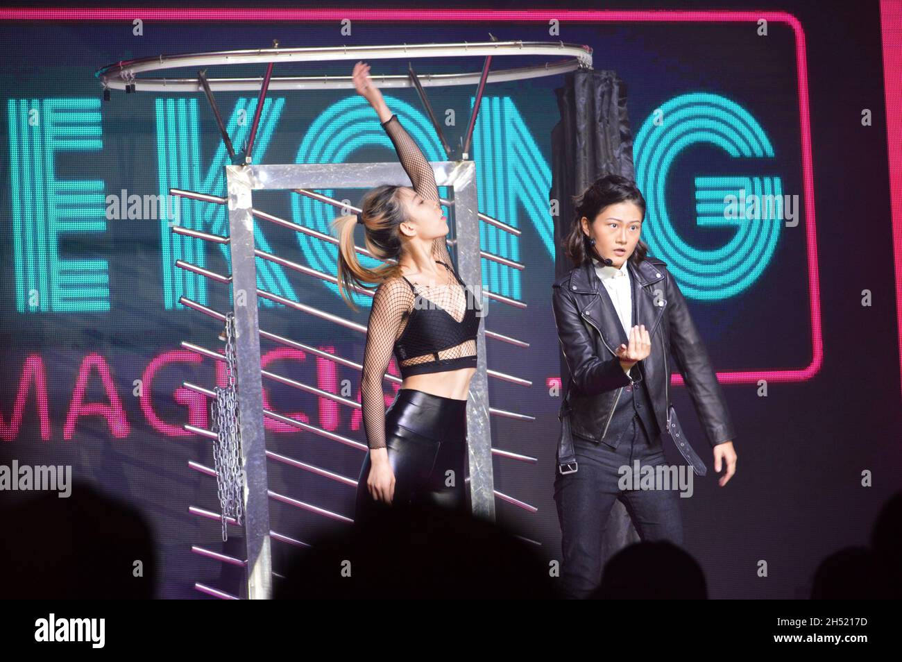 Die Magierin Jane Kong tritt auf der Pink Dot Hong Kong 2021 auf, die im KITEC in Kowloon Bay, Hongkong, stattfand Stockfoto