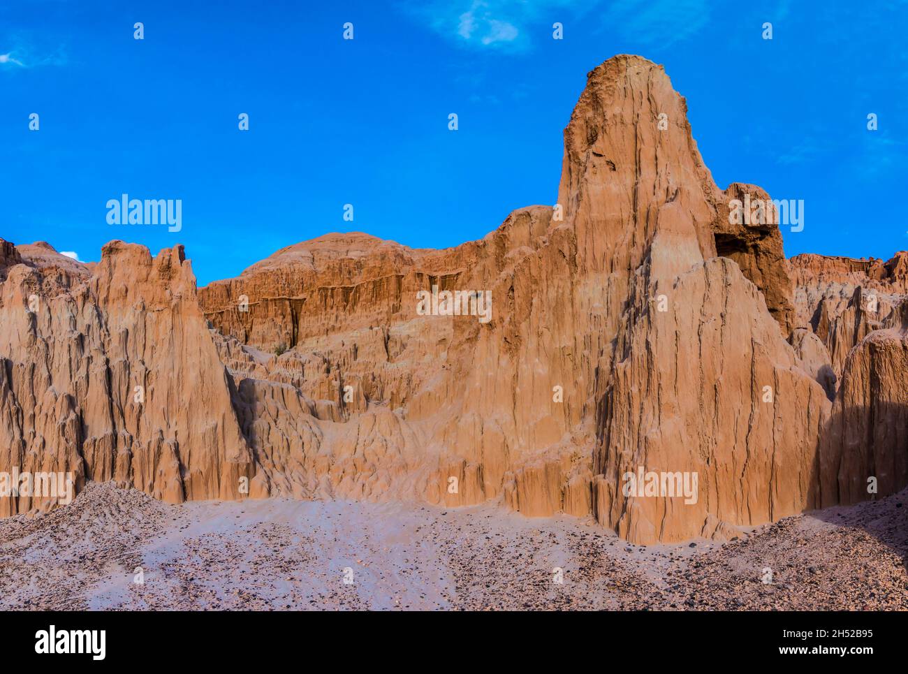 Canyon Walls of Siltstone Towers at the Cathedral Caves Formation, Cathedral Gorge State Park, Nevada, USA Stockfoto