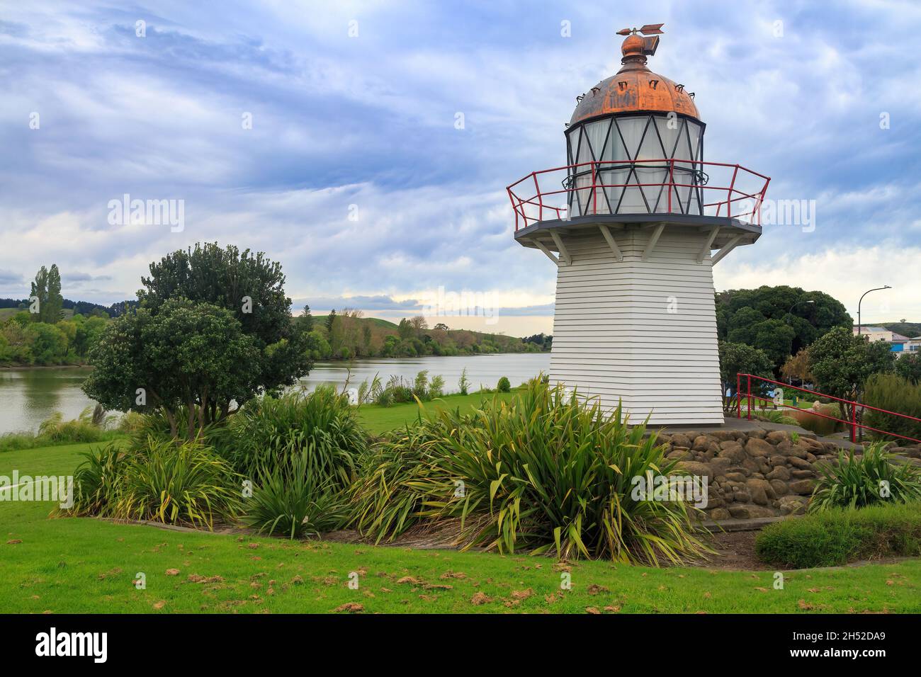 Der Leuchtturm von Portland Island (1878) in der Stadt Wairoa, Neuseeland. Es liegt am Wairoa River als Touristenattraktion Stockfoto
