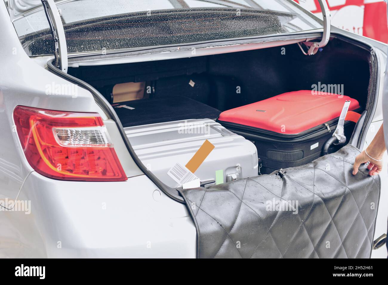 TULDYS Auto Einziehbare Hintere Kofferraum-Hutablage, für Lincoln MKC  2014-2022 Auto Kofferraum Einziehbare PrivatsphäRe Cover,B: : Auto  & Motorrad