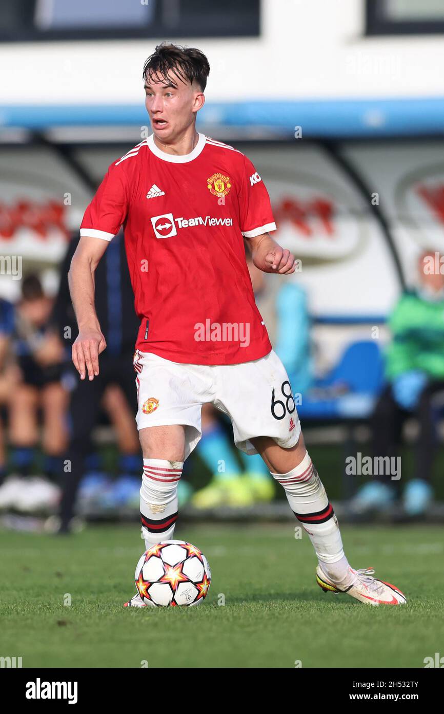 Bergamo, Italien, 2. November 2021. Martin Svidersky von Manchester United während des UEFA Youth League-Spiels im Centro Sportivo Bortolotti, Bergamo. Bildnachweis sollte lauten: Jonathan Moscrop / Sportimage Stockfoto