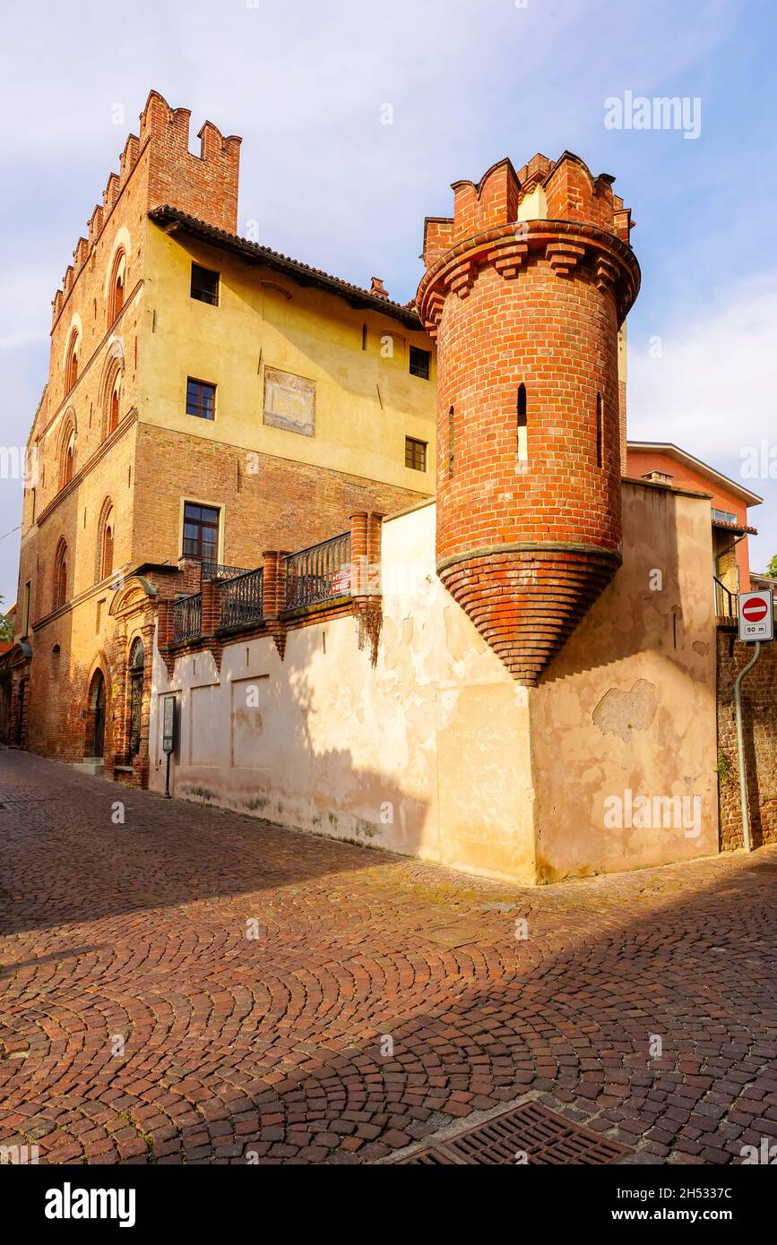 Palazzo Traversa, Via Parpera, Altstadt von Bra, Provinz Cuneo, Region Piemont, norditalien Stockfoto