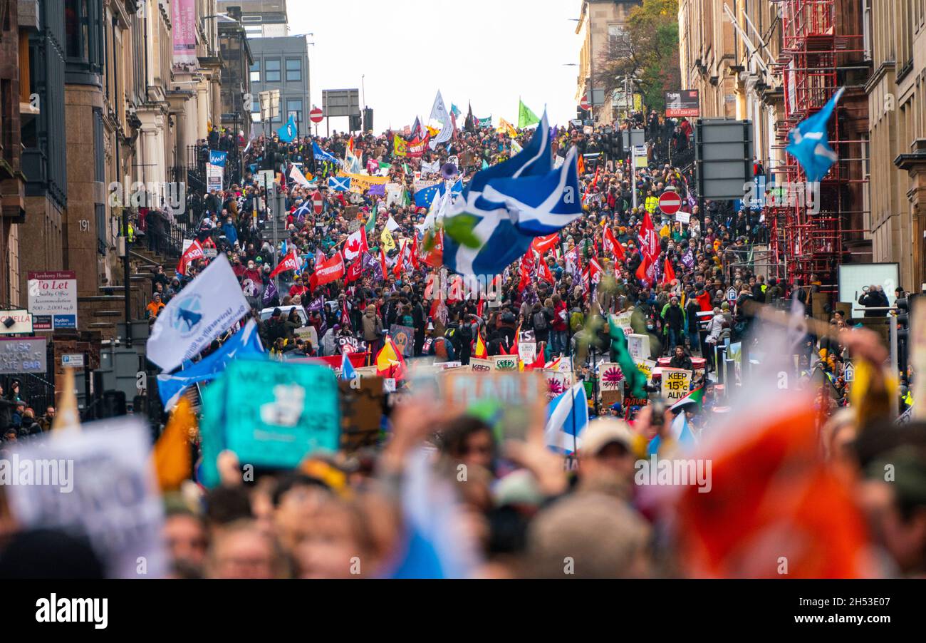 Glasgow, Schottland, Großbritannien. November 2021. Der Global Day of Action for Climate Justice march findet im Zentrum von Glasgow statt. , Schottland, Vereinigtes Königreich. Pic; Iain Masterton/Alamy Live News. Stockfoto