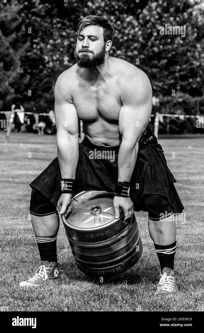 Keg Toss - 2016 Utah Scottish Festival und Highland Games Stockfoto