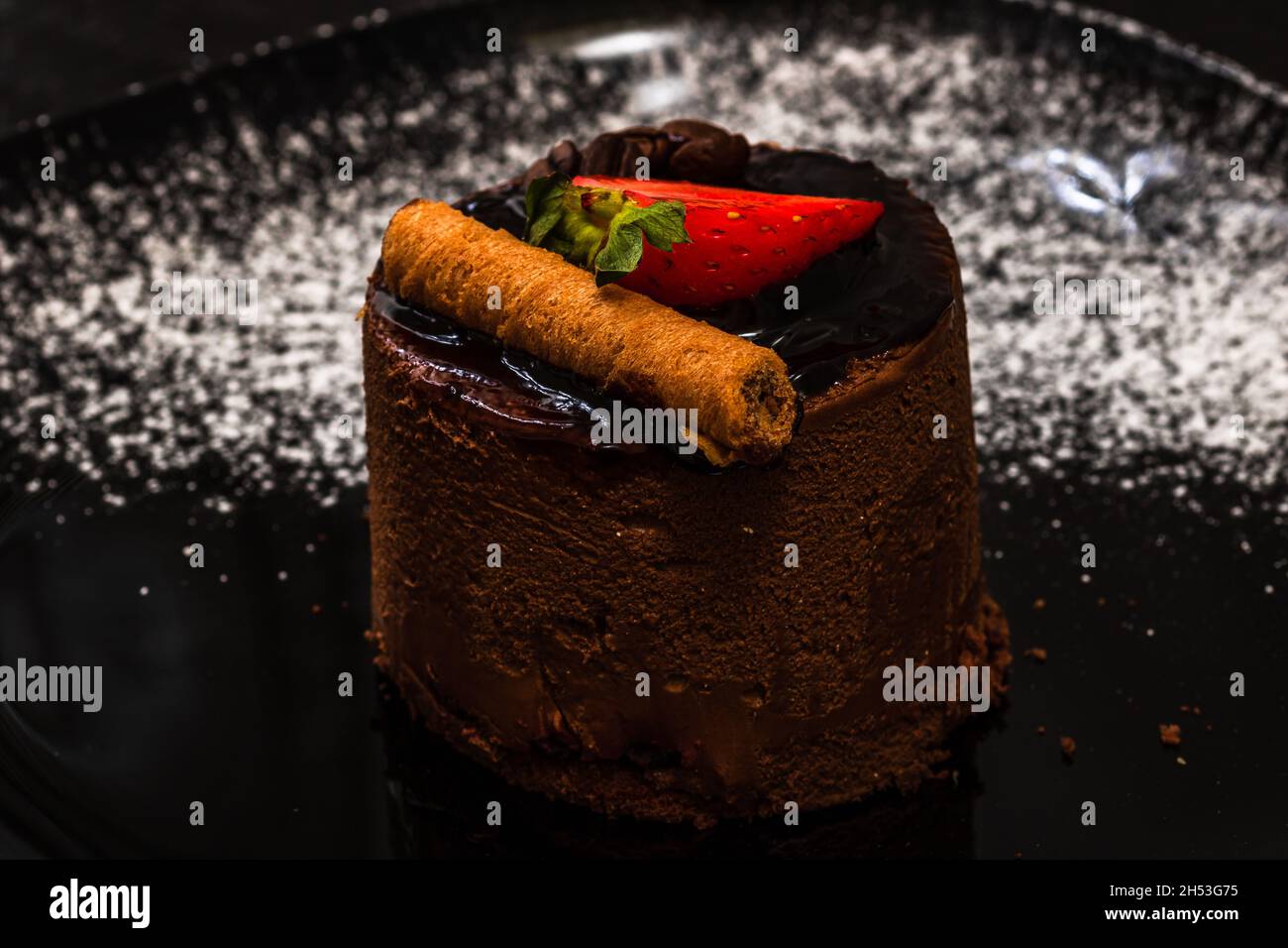 Dessert mit frischer Schokoladenmousse Stockfoto