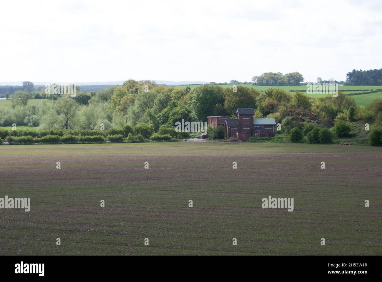 Farmers Field, Barn, Greenery Setting Stockfoto