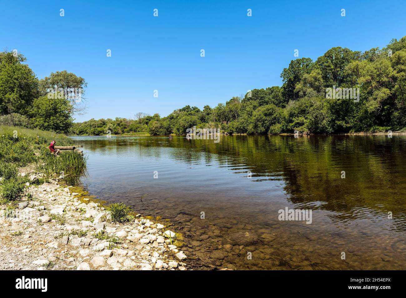 Kitchener, Kanada – 30. Mai 2021: Kajakfahren auf dem Grand River in Kitchener, Ontario. Stockfoto