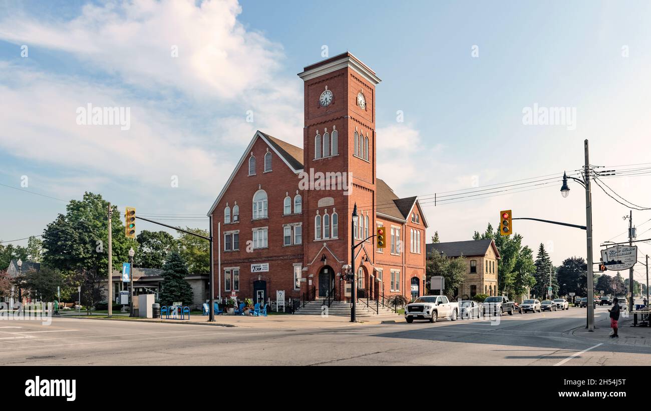 Southampton, Ontario, Kanada - 5. August 2021: Blick auf das traditionelle Rathaus in Southampton, Ontario, Kanada. Stockfoto