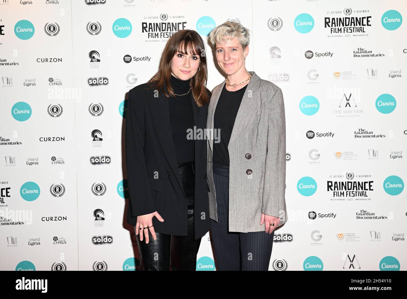 Alice Trueman ist eine Regisseurin, die an der Ertrinkungsrunde von Arthur Braxton teilgenommen hat - Weltpremiere im Curzon Soho, 2021-11-06, London, Großbritannien. Kredit: Picture Capital/Alamy Live Nachrichten Stockfoto