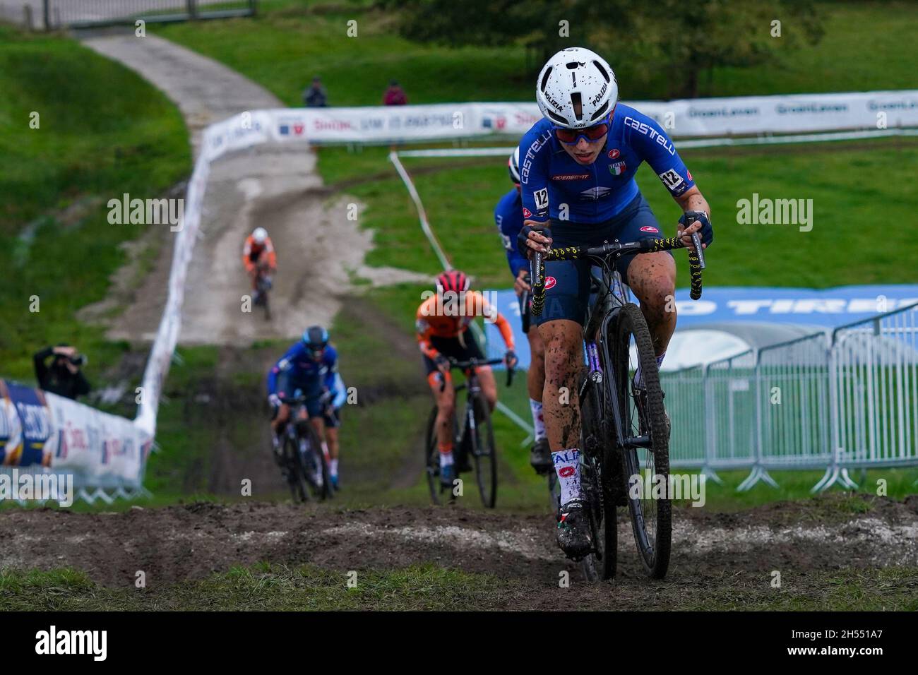 WIJSTER, NIEDERLANDE - 6. NOVEMBER: Alice Maria Arzuffi aus Italien startet beim Frauenrennen während der Europameisterschaft Cyclocross Day 1 am 6. November 2021 in Wijster, Niederlande (Foto: Andre Weening/Orange Picles) Stockfoto