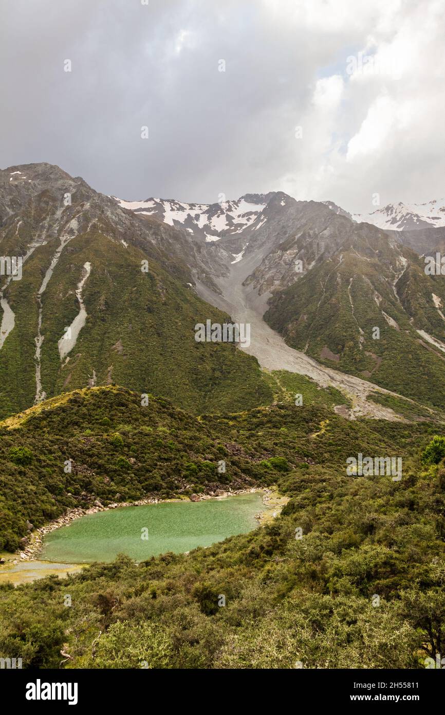 Landschaften der Südalpen. Gletscherspuren in der Nähe des Tasman Sees. Neuseeland Stockfoto