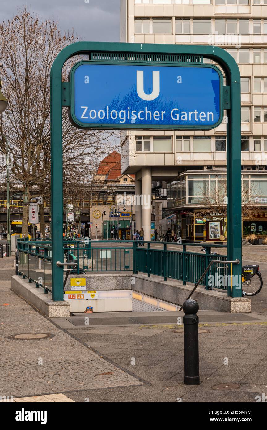 U-Bahn-Eingang Zoologischer Garten in Berlin Stockfoto