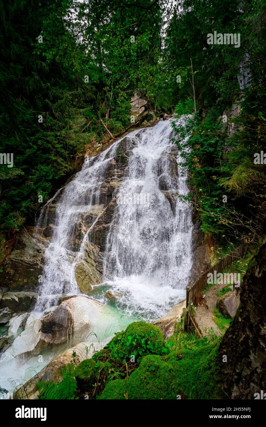 Wandern zu den Frankbacher Wasserfällen Ahrntal Südtirol Italien Stockfoto