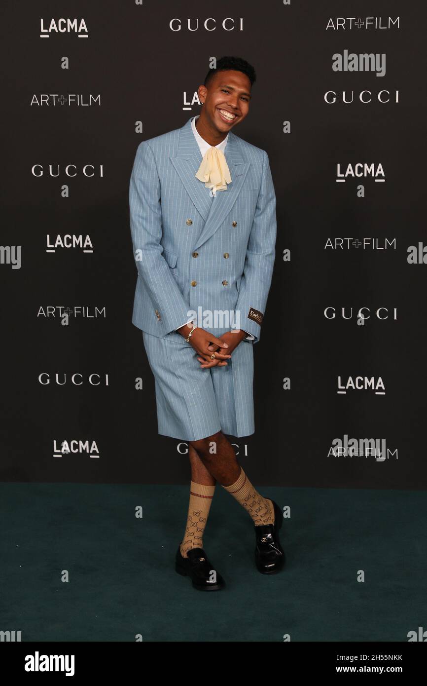 Los Angeles, USA. November 2021. Tyler Mitchell kommt zur LACMA Art Film Gala 2021, die am Samstag, den 6. November 2021, im LACMA in Los Angeles, CA, stattfindet. (Foto von Conor Duffy/Sipa USA) Quelle: SIPA USA/Alamy Live News Stockfoto