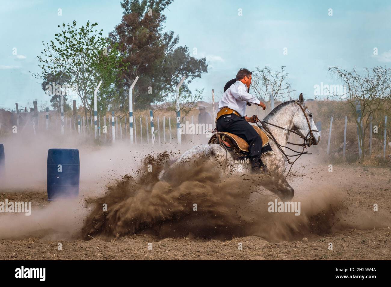 Ein argentinischer Gaucho in kreolischen Geschicklichkeitsspielen in Patagonien, Argentinien Stockfoto