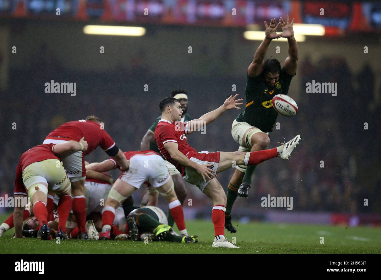 Cardiff, Großbritannien. November 2021. Tomos Williams aus Wales in Aktion. Rugby Autumn Nations Series Spiel, Wales gegen Südafrika im Fürstentum Stadion in Cardiff am Samstag, 6. November 2021. Bild von Andrew Orchard/Andrew Orchard Sports Photography Credit: Andrew Orchard Sports Photography/Alamy Live News Stockfoto