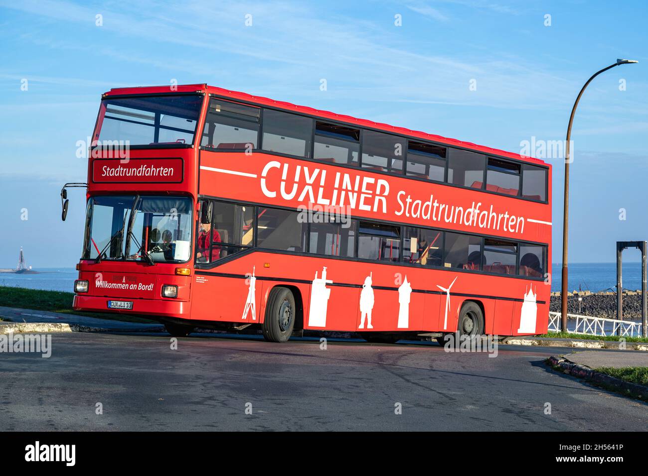 Cuxliner Doppeldeckerbus auf Besichtigungstour Stockfoto