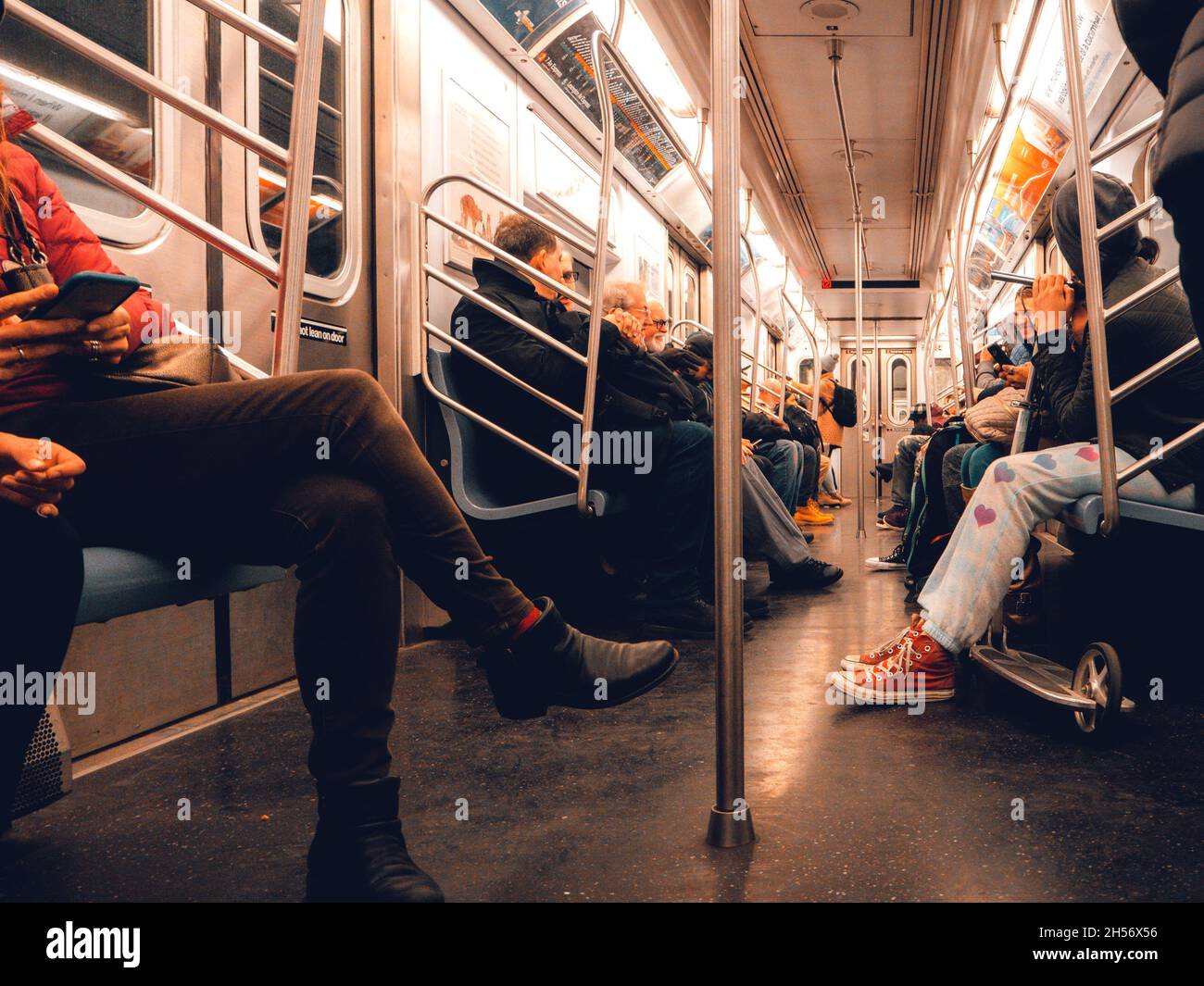 Innerhalb einer U-Bahn Stockfoto