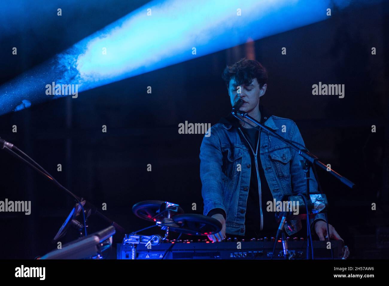 Lublin, Polen - 20. Mai 2016: Kozienalia (jährlicher Studentenfasching, auch Juwenalia genannt) - KAMP! Band live im Konzert Stockfoto