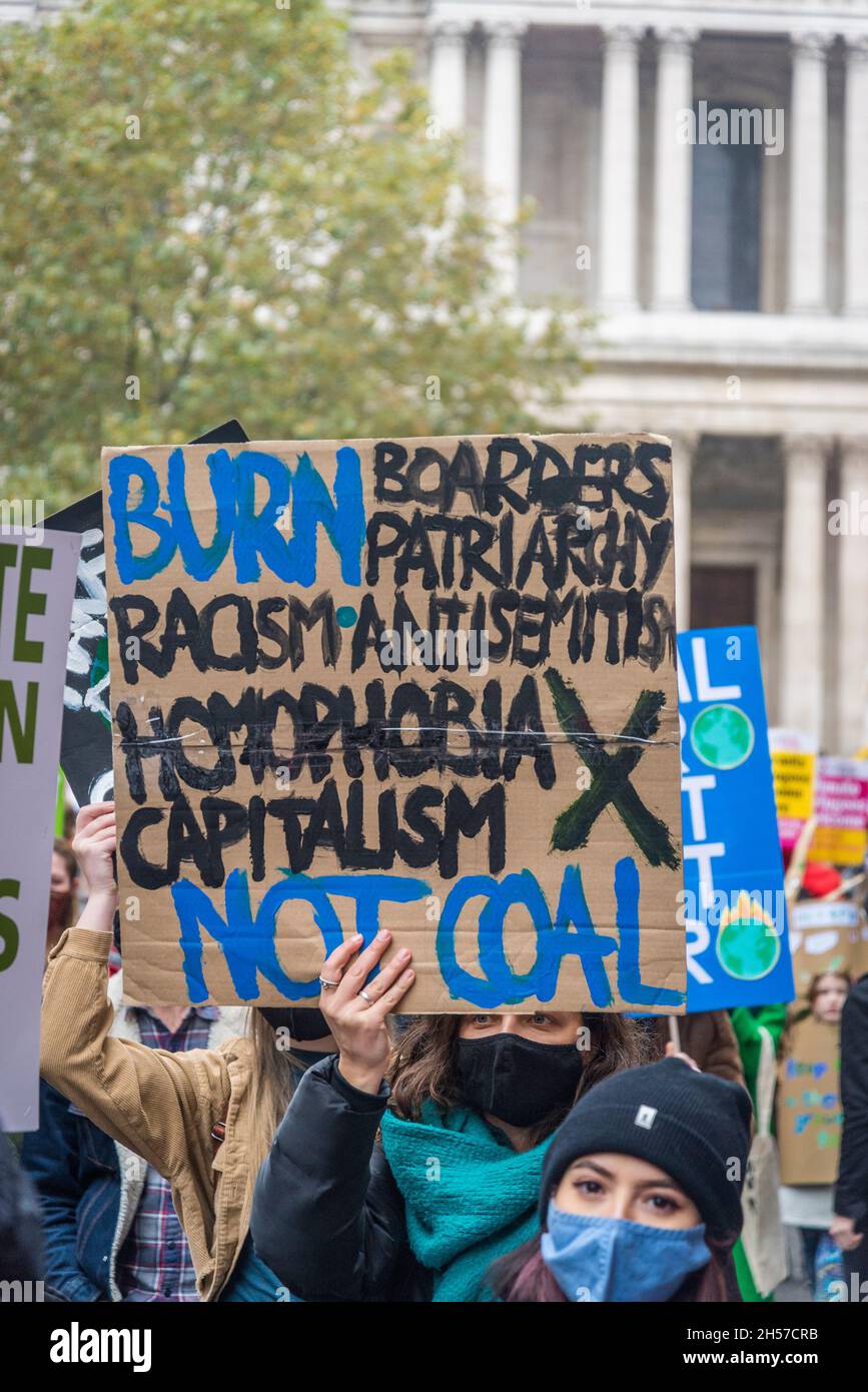 Burn Racism not Coal, Global Day of Action for Climate Justice Demonstration, London, Großbritannien. November 2021 Stockfoto